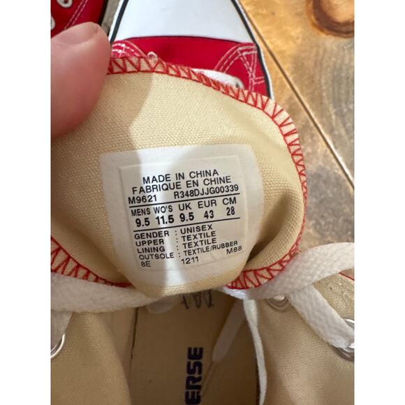 Mens Converse Red high tops size 9.5 sneakers - Picture 7 of 7
